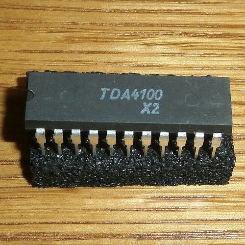 TDA 4100 ( RFT = A 4100 D ) TDA 4100 ( RFT = A 4100 D )MOS - Electronic ...